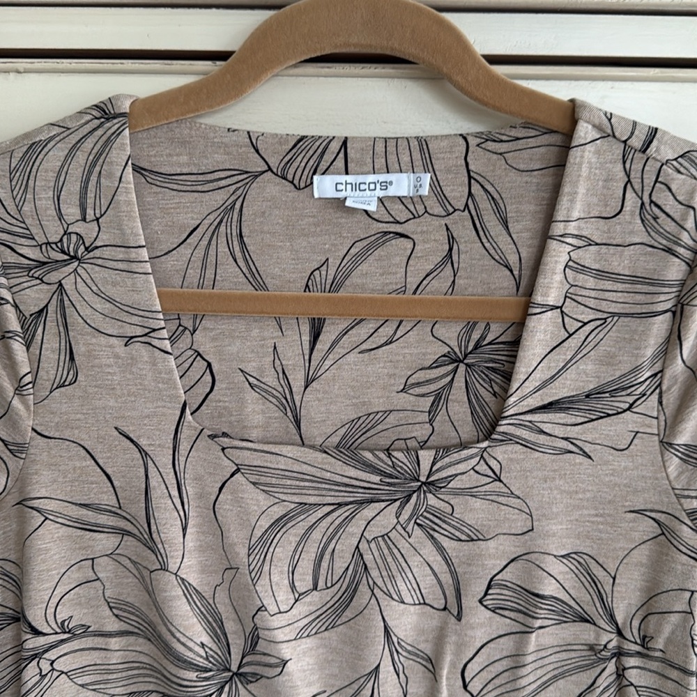 Chico's Floral Beige Square neck top size S - Picture 2 of 6